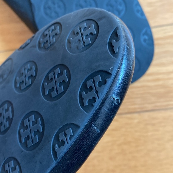 Tory Burch Travel Flat Black Leather/Silver- not Gold Tory B. emblem - Picture 14 of 14